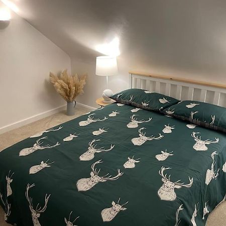 Stylish & Spacious 2 Storey, 3 Bed Apartment Gravesend Kültér fotó