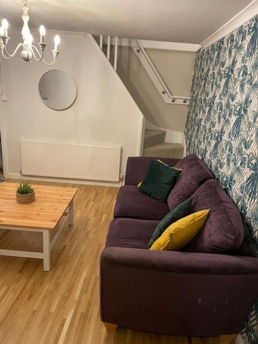 Stylish & Spacious 2 Storey, 3 Bed Apartment Gravesend Kültér fotó