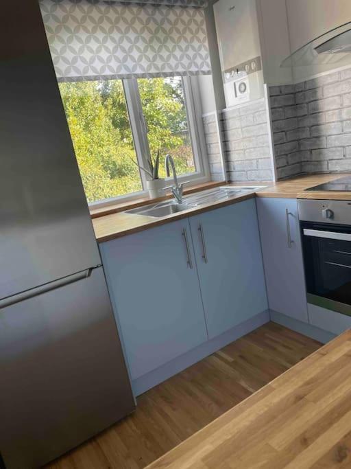 Stylish & Spacious 2 Storey, 3 Bed Apartment Gravesend Kültér fotó